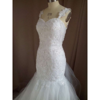 Luxe en Glamourvolle bruidsjurk. Maat 36