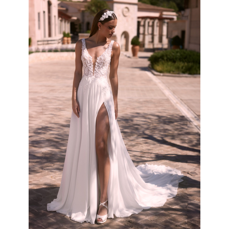 Luxueuze trouwjurk met split.