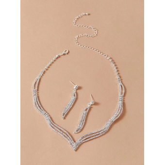 Sieraden bij je bruidsjurk.